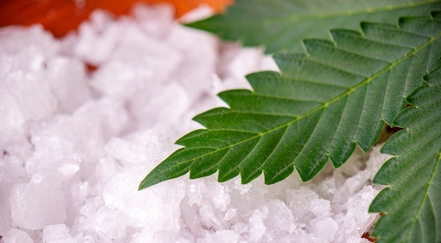 Покупка CBD кристаллов оптом: как выбрать надежного поставщика